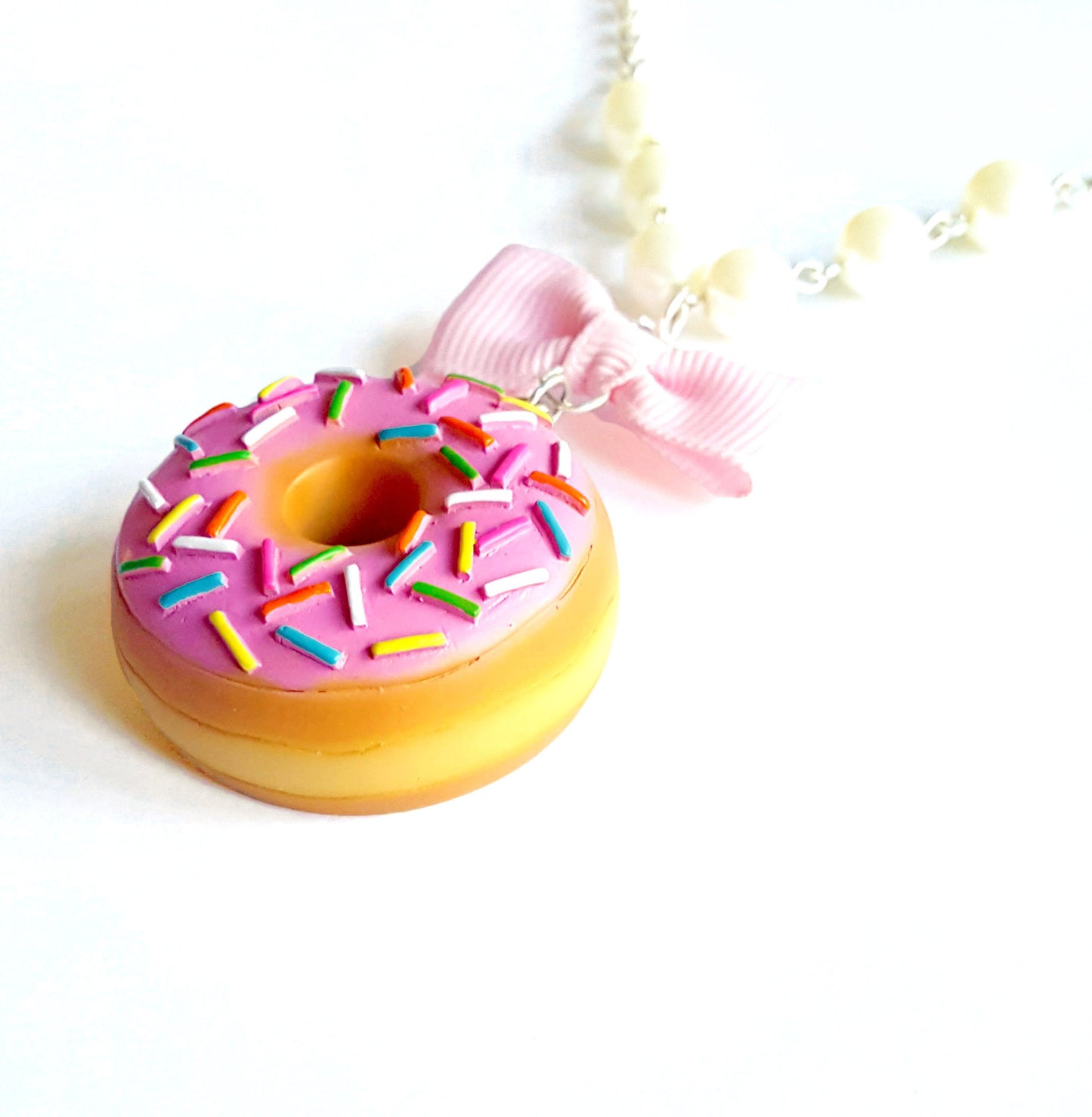 Pearl and Bow Large Donut Necklace