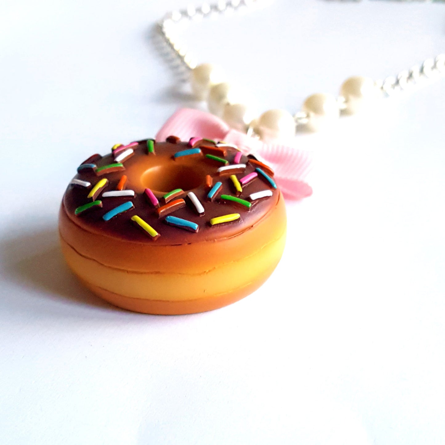 Pearl and Bow Large Donut Necklace